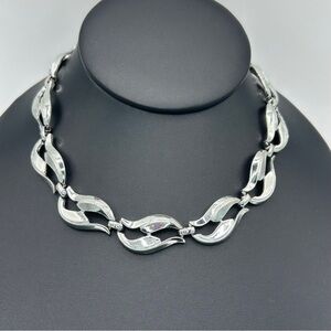 Vintage Coro - Silver Leaf Choker-Collar Necklace